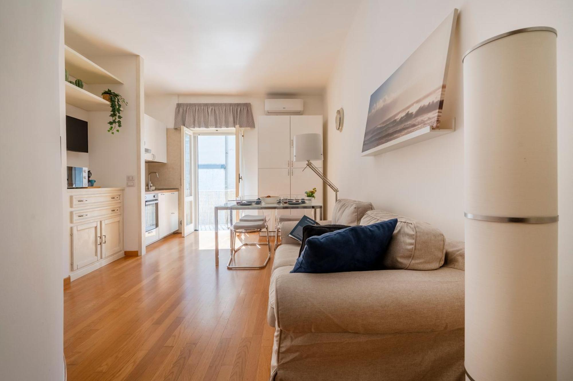 Dimora Del Teatro Sightly Apartment Bari